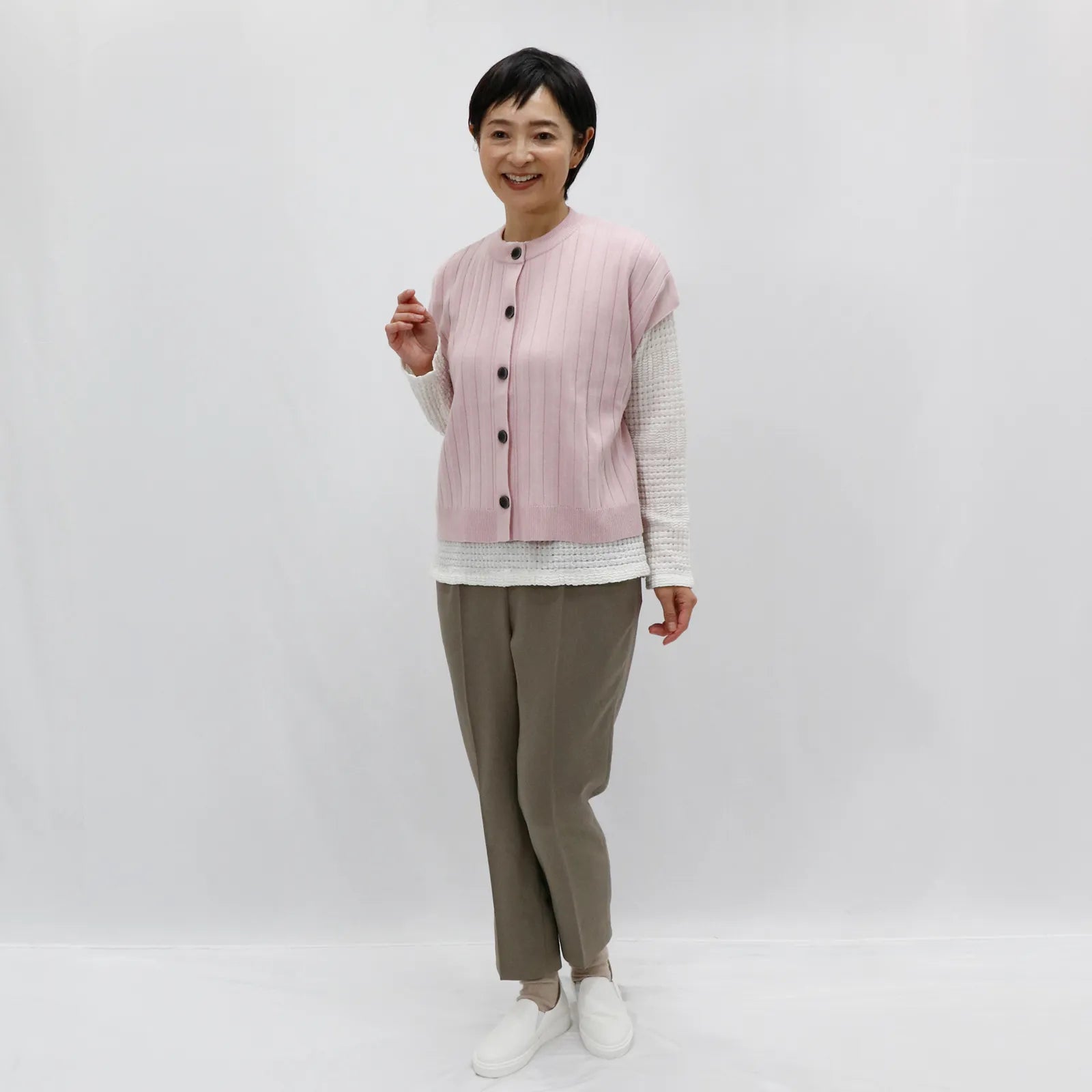 【抗菌防臭加工の立体的なベスト】プリーツニットベスト