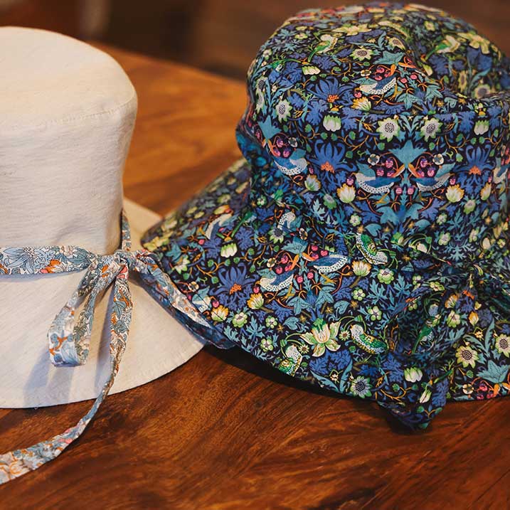 【紫外線対策に◎/リバーシブル】リバティプリントテープ付きハット