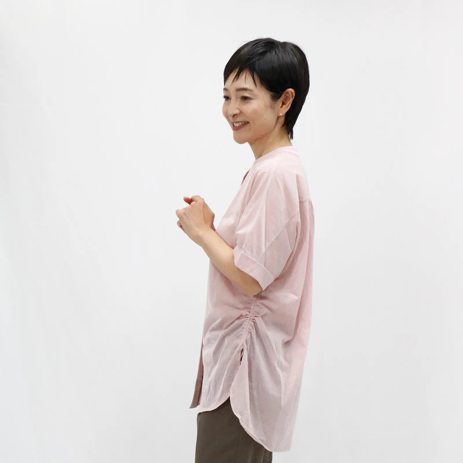 【日本製/洗練された軽やかさ】ドロストブラウス