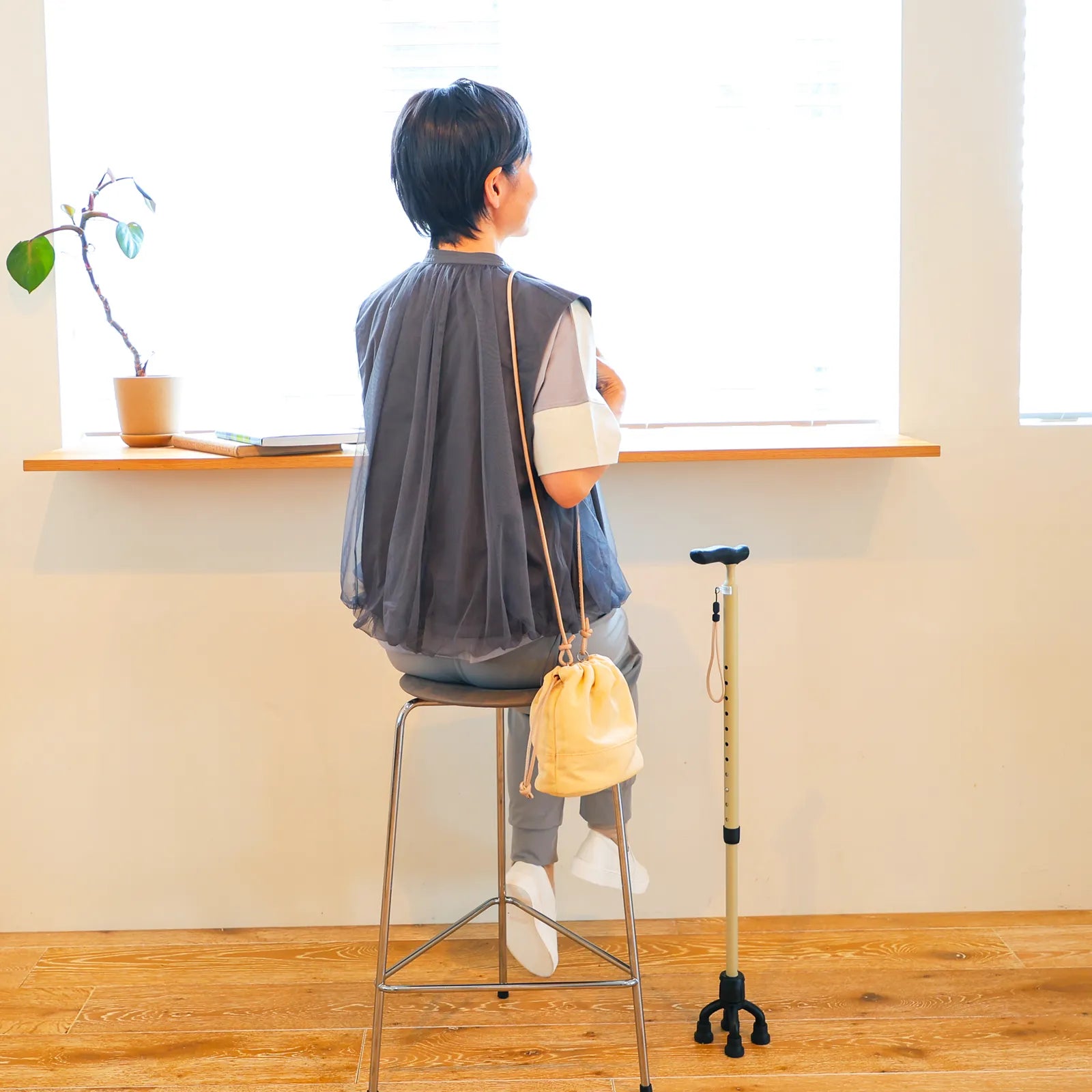 【リバーシブルで2つの表情を楽しめる】チュールリバーシブルベスト