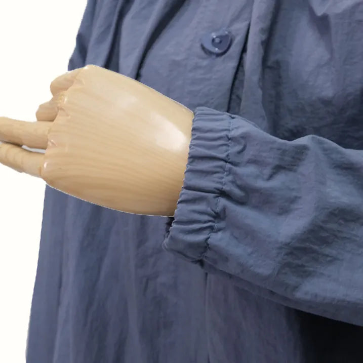 【立ち姿を美しく演出・軽量設計で、疲れにくく快適】タックブルゾン