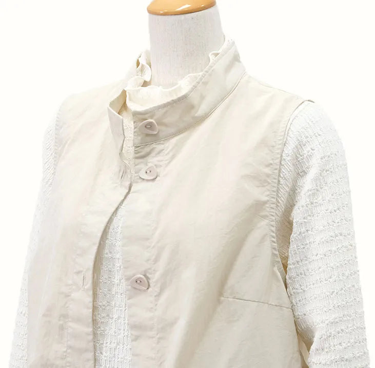 【裾のフリルが大人カワイイを演出・洗濯機◎たたんでバッグにIN】ナイロンタフタベスト