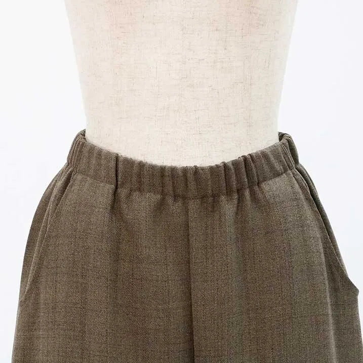 Made in Japan - Versatile and versatile: Tweed-style pants with darts at the hem