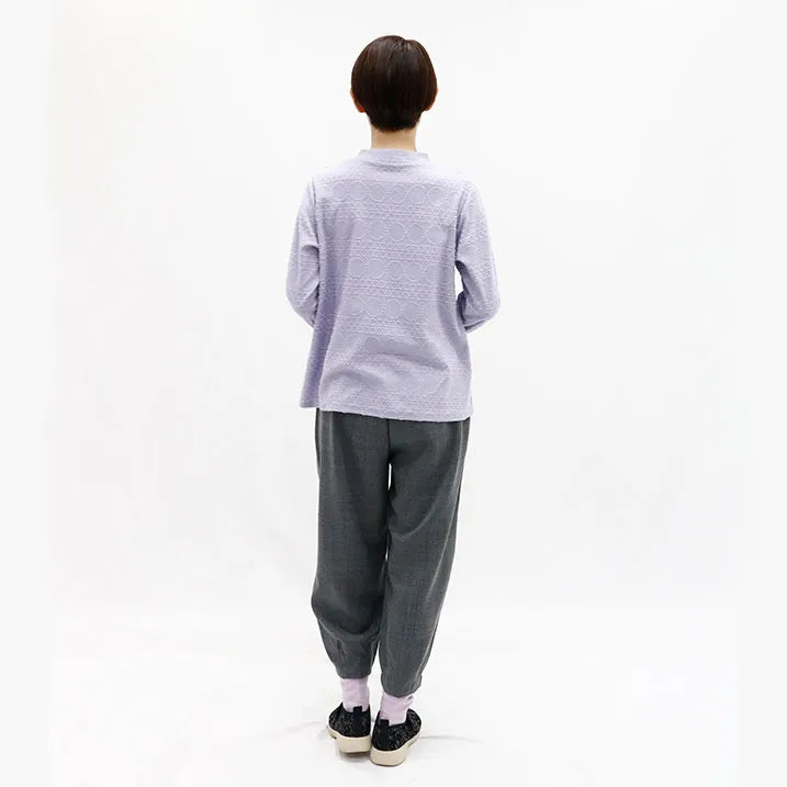 【洗濯◎ストレッチ素材で動きを妨げない】ドットジャカードプルオーバー