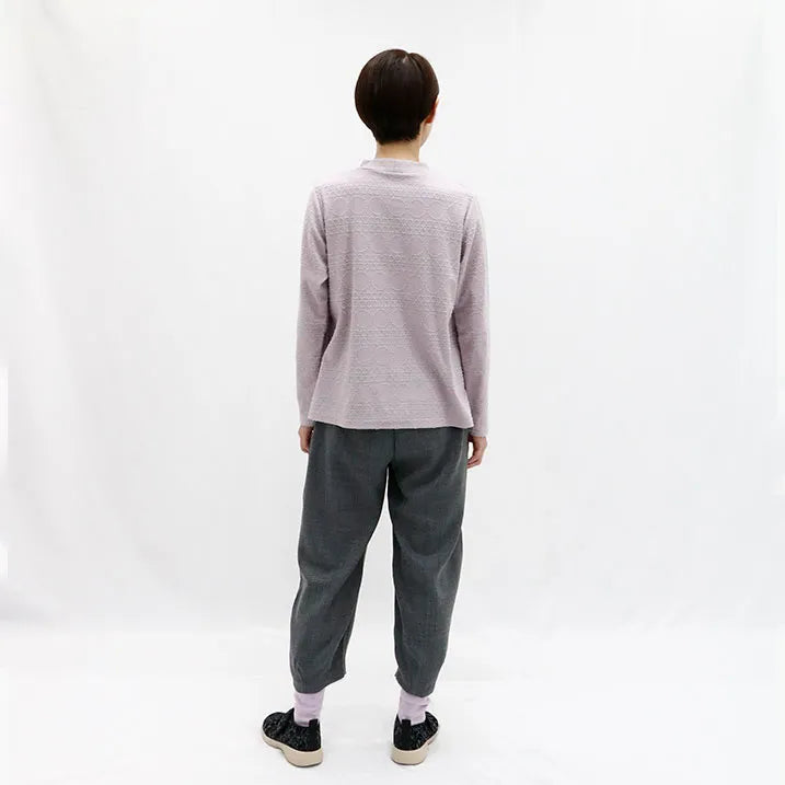 【洗濯◎ストレッチ素材で動きを妨げない】ドットジャカードプルオーバー