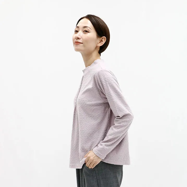 【洗濯◎ストレッチ素材で動きを妨げない】ドットジャカードプルオーバー