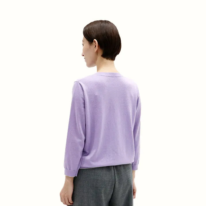 【亮点在于胸前的亮片刺绣。它很薄,可以单穿,也可以叠穿。】刺绣针织套头衫