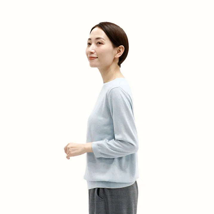 【亮点在于胸前的亮片刺绣。它很薄,可以单穿,也可以叠穿。】刺绣针织套头衫