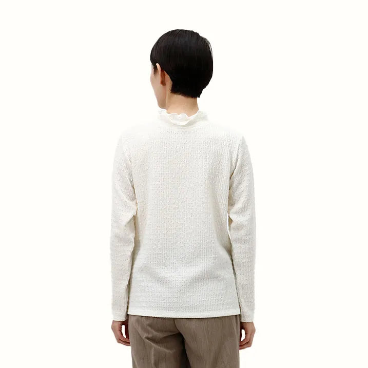 【2枚重ねのフリル襟が首元を優しくカバー】ウェーブブルーゼプルオーバー