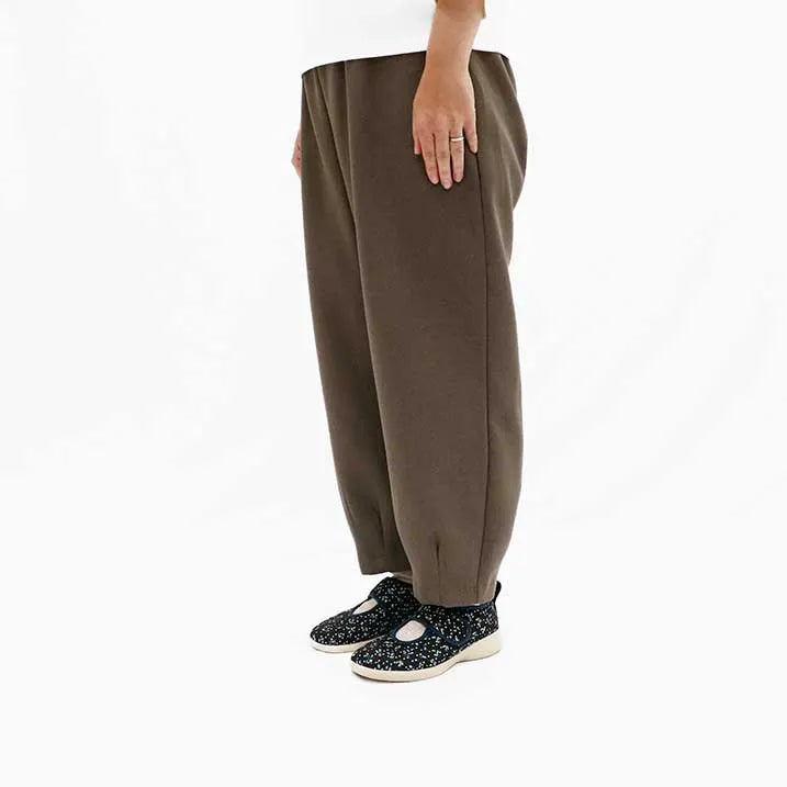 【超軽量設計で足への負担を軽減・脱ぎ履きが楽々】リバティプリント レースシューズ Valeria