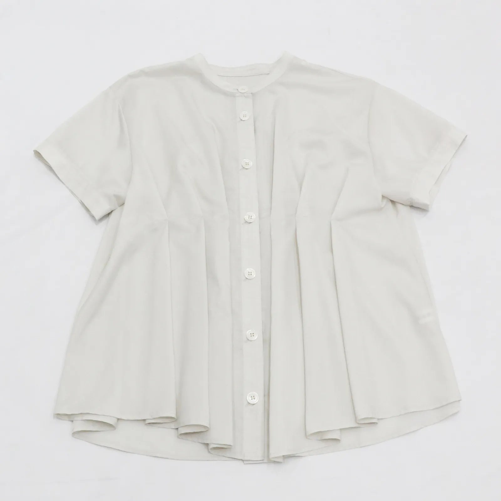 【日本製・接触冷感&吸水速乾で汗ばむ夏の日にも心地よく】タックドレープブラウス