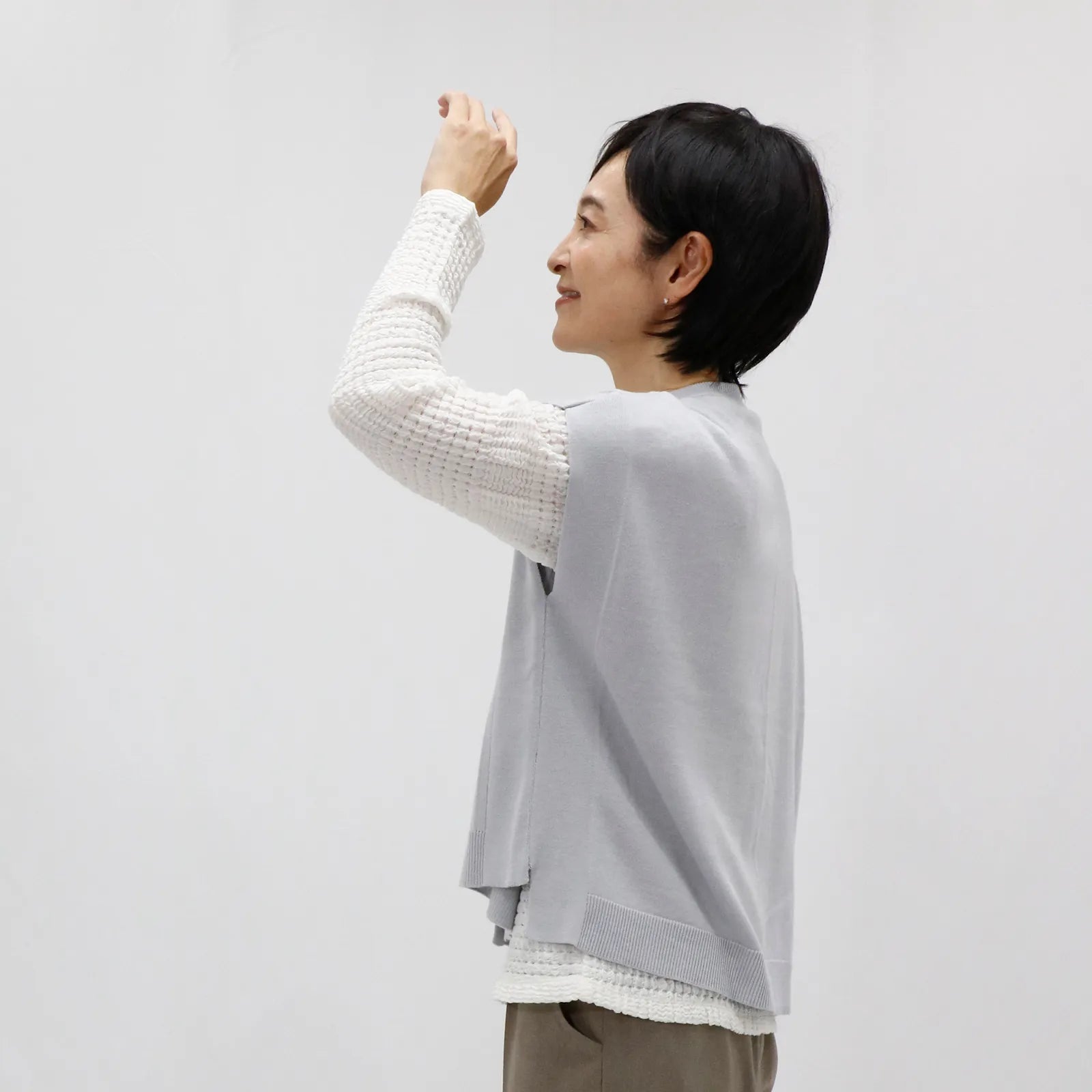 【抗菌防臭加工の立体的なベスト】プリーツニットベスト