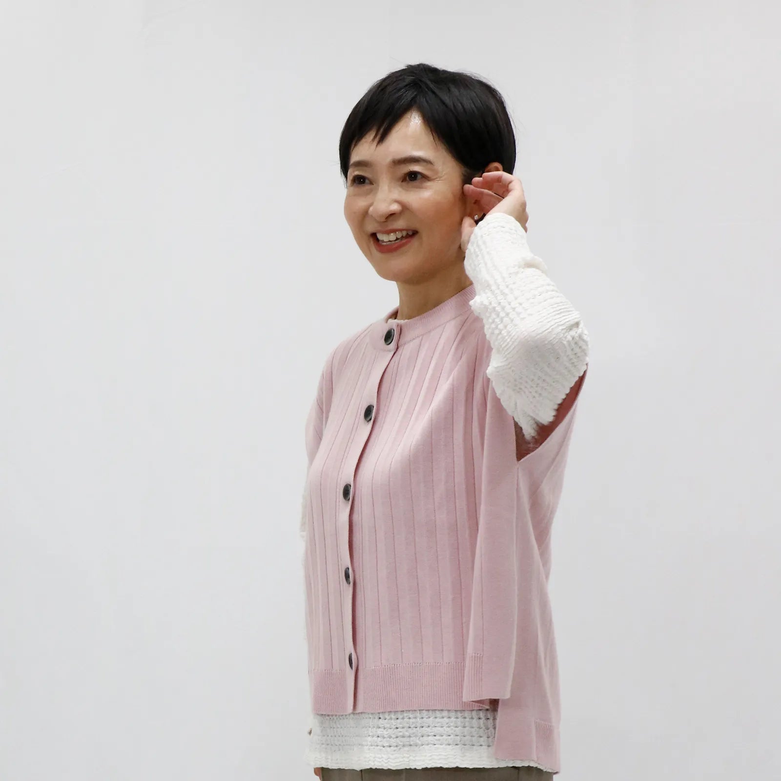 【抗菌防臭加工の立体的なベスト】プリーツニットベスト
