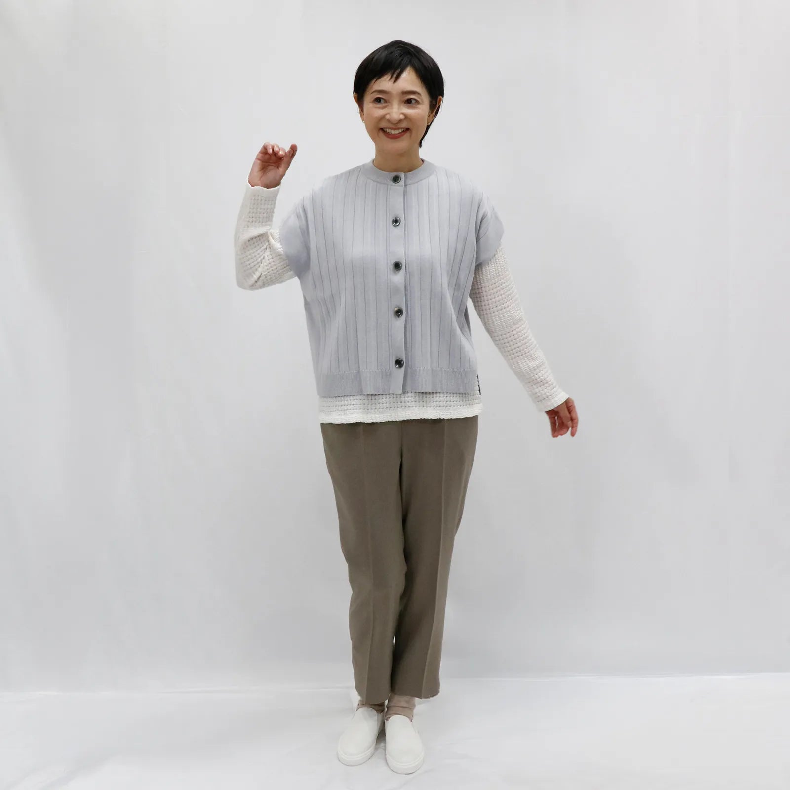 【抗菌防臭加工の立体的なベスト】プリーツニットベスト