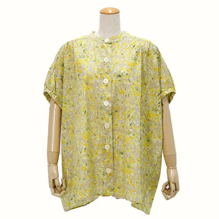 [Washable] Blurred floral print blouse