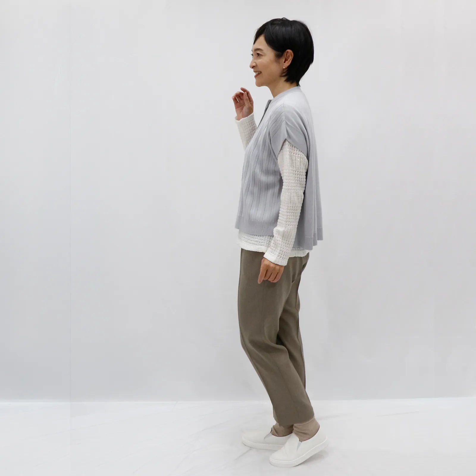 【抗菌防臭加工の立体的なベスト】プリーツニットベスト