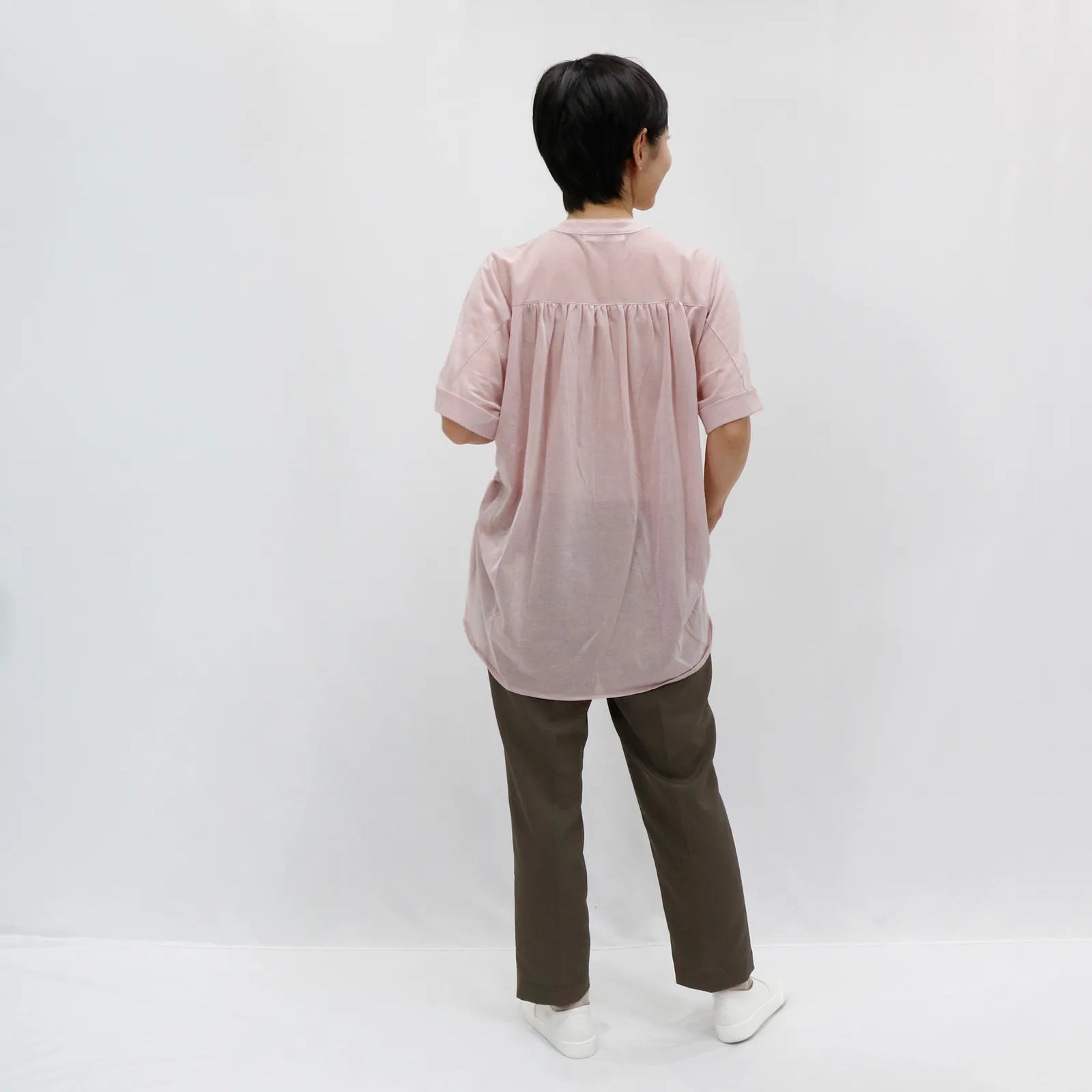 【日本製／洗練された軽やかさ】ドロストブラウス