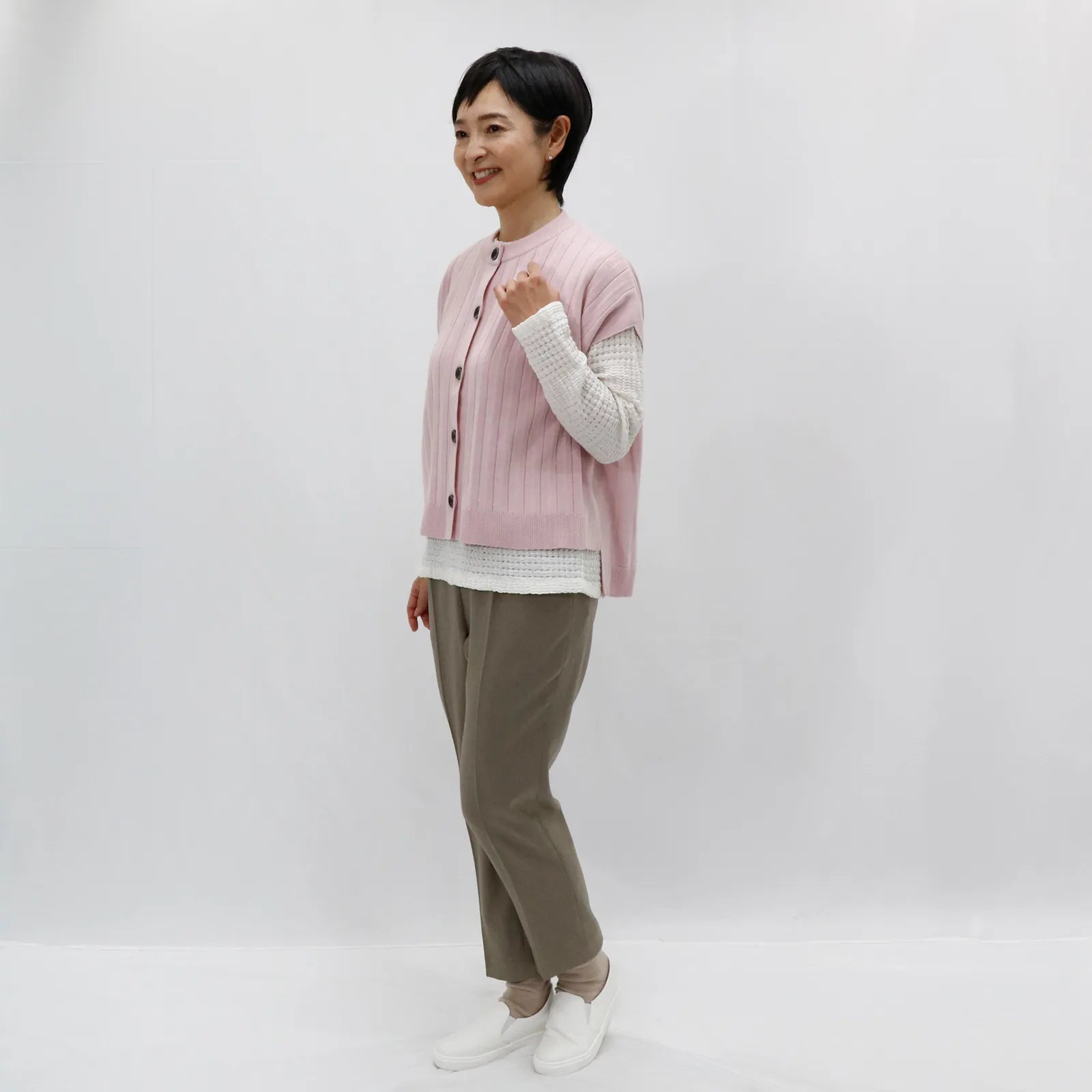 【抗菌防臭加工の立体的なベスト】プリーツニットベスト