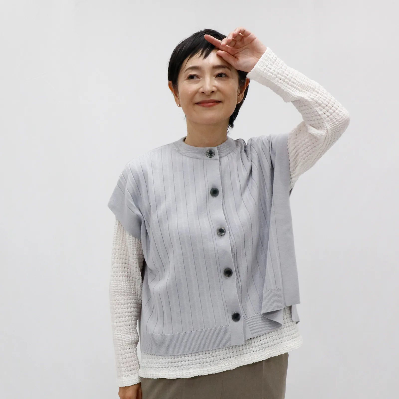 【抗菌防臭加工の立体的なベスト】プリーツニットベスト