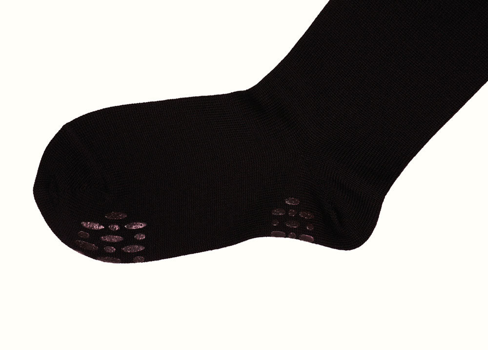 Loose fitting socks with anti-slip