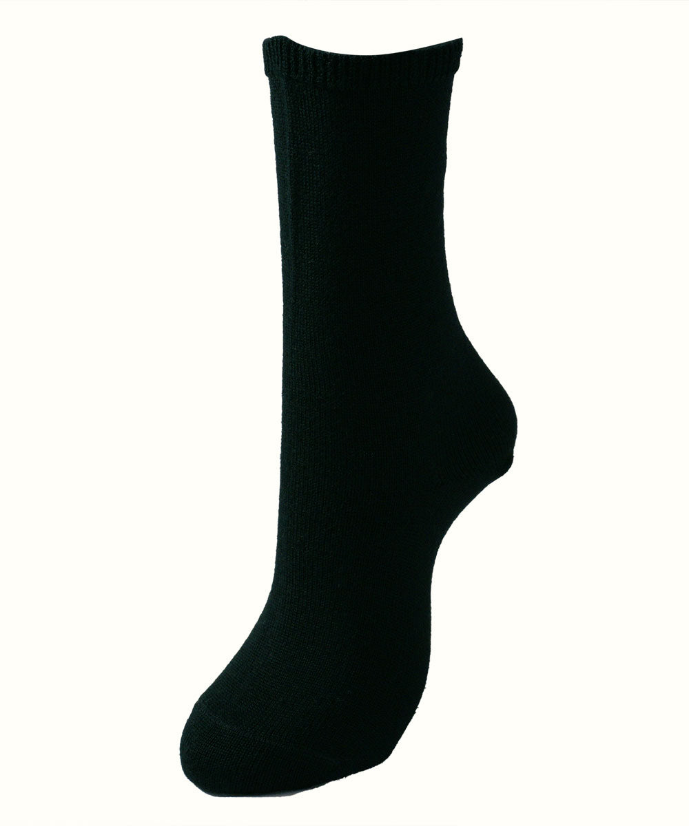 Loose fitting socks with anti-slip