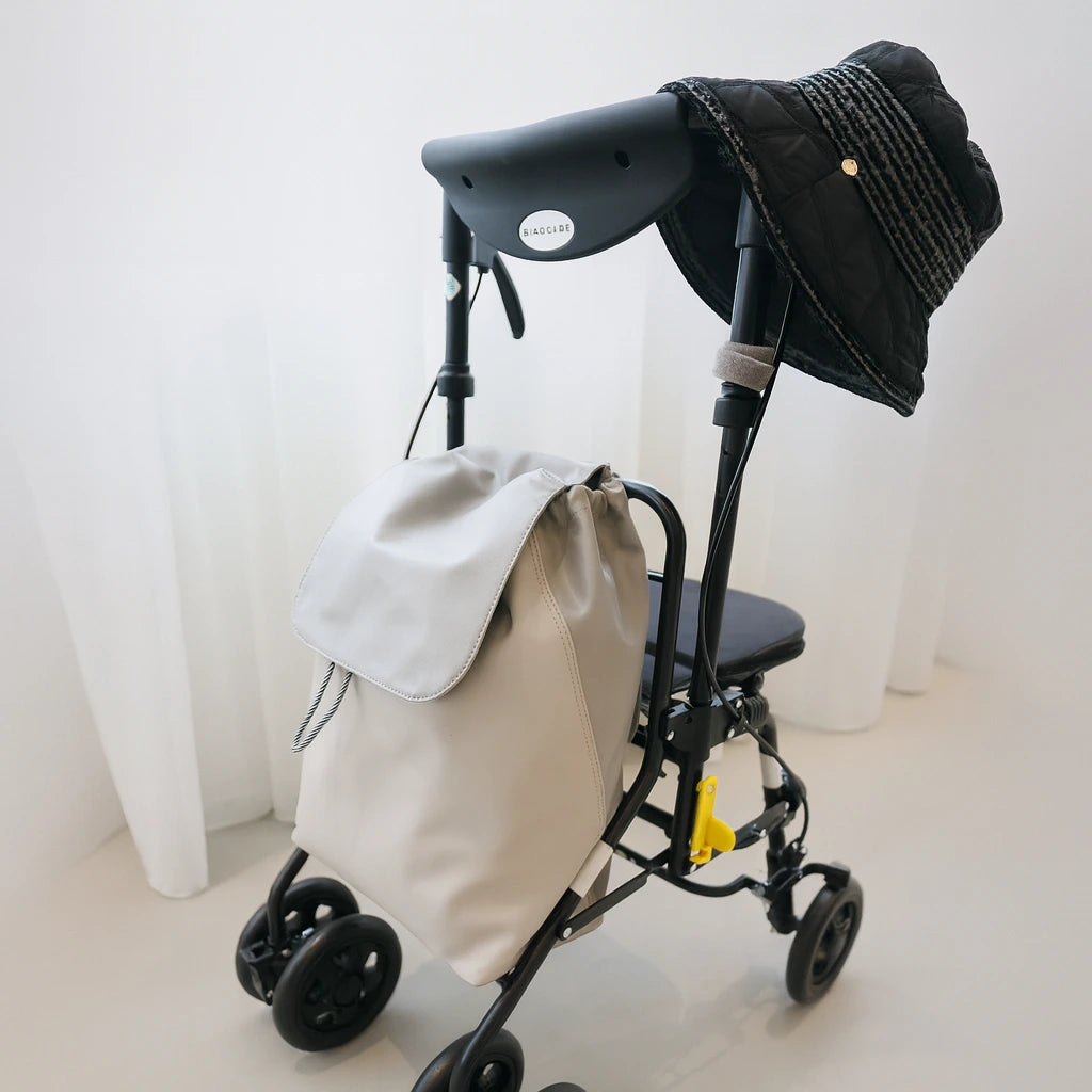 [Silver cart that makes outings more comfortable] KINDCARE Forte