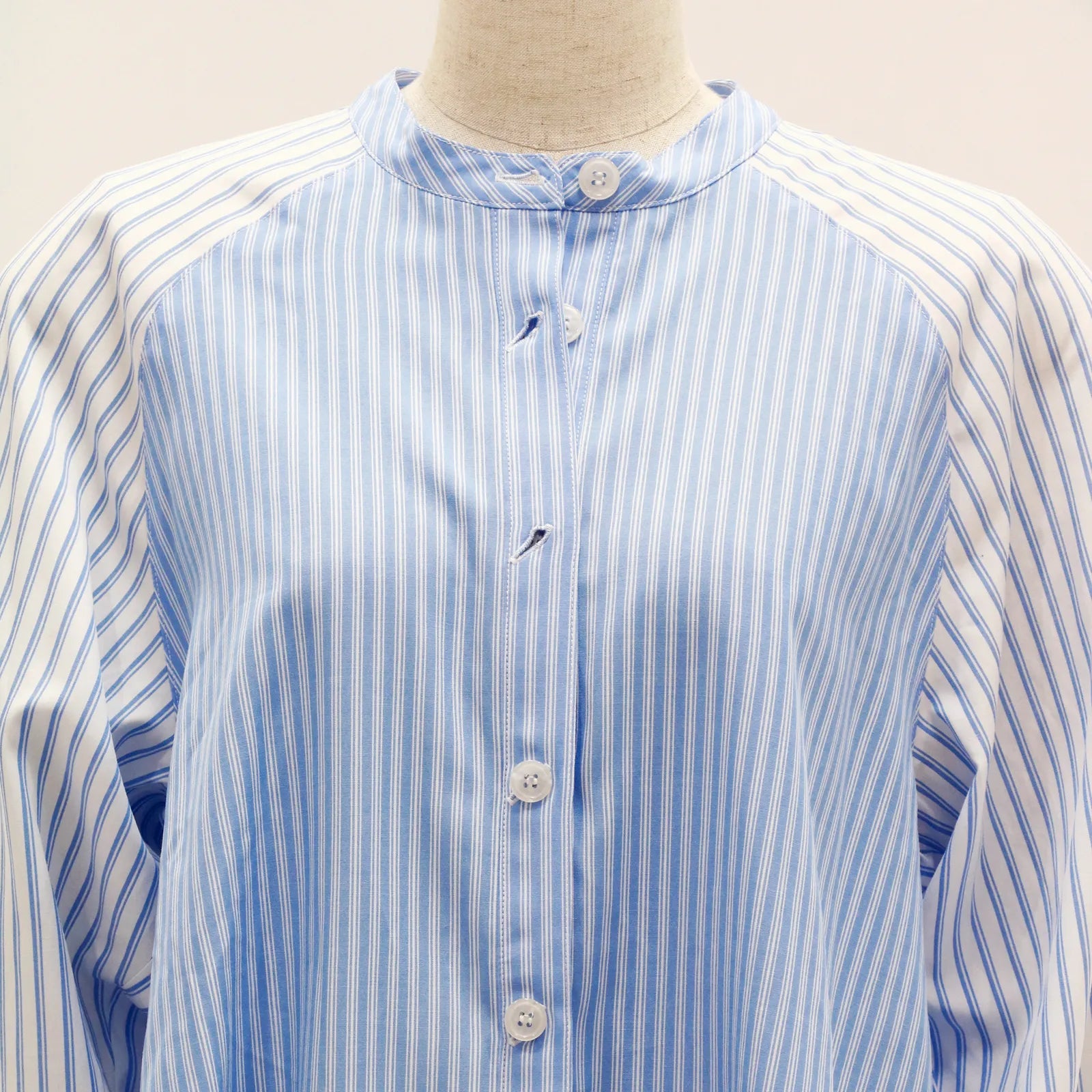 【リズム感のあるストライプが印象的】ブロッキングストライプシャツ