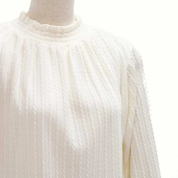 [Slimming effect ◎] Cable jacquard pullover