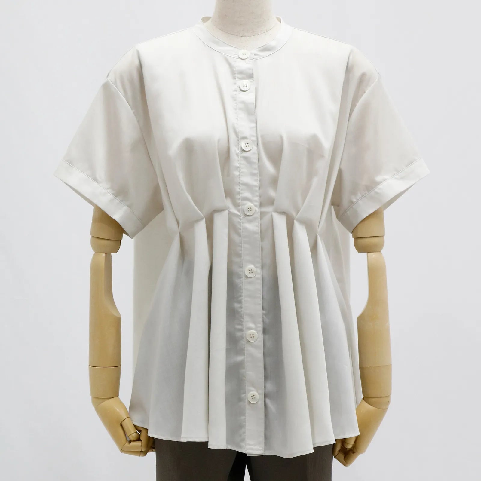 【日本製・接触冷感＆吸水速乾で汗ばむ夏の日にも心地よく】タックドレープブラウス