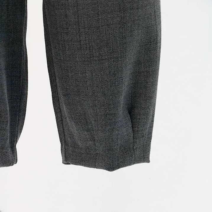 Made in Japan - Versatile and versatile: Tweed-style pants with darts at the hem