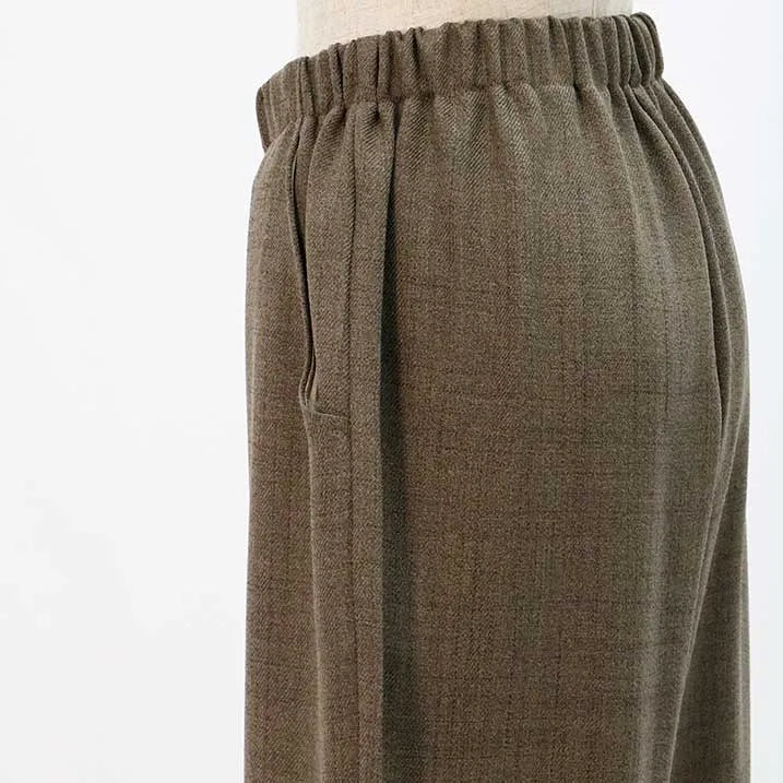 Made in Japan - Versatile and versatile: Tweed-style pants with darts at the hem