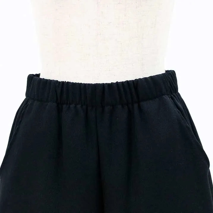 [Made in Japan, versatile] Darted pants with a brushed back