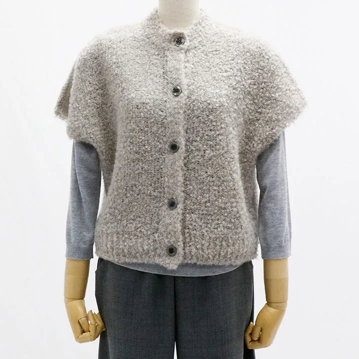 [Lightweight and gentle on the body] Knit boucle shoulder vest