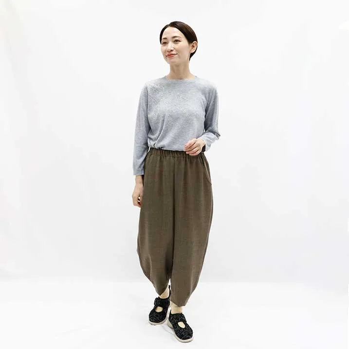 Made in Japan - Versatile and versatile: Tweed-style pants with darts at the hem