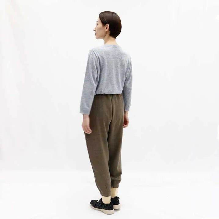 Made in Japan - Versatile and versatile: Tweed-style pants with darts at the hem
