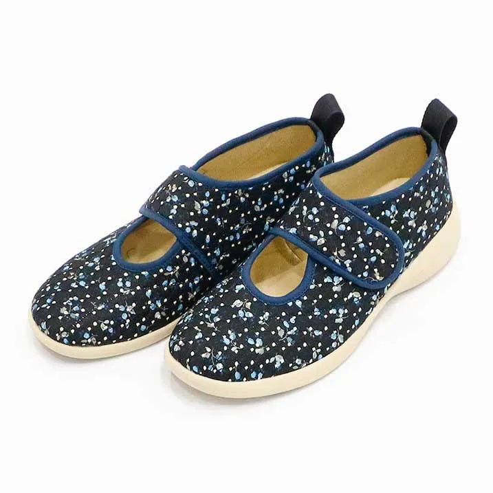 [Ultra-lightweight design reduces strain on your feet and makes putting on and taking off easy] Liberty Print Lace Shoes Valeria