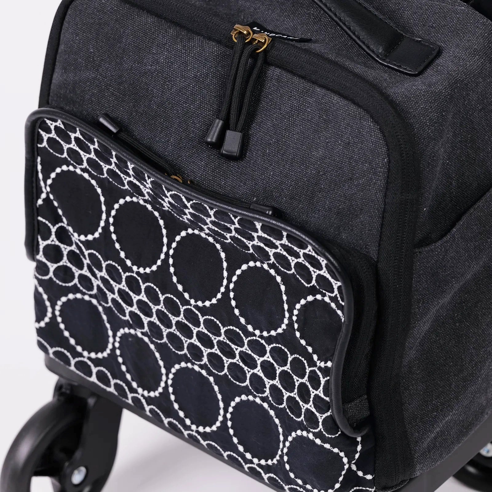 [Multifunctional Pocket] Dot Embroidery Mini Square Horizontal Push Cart