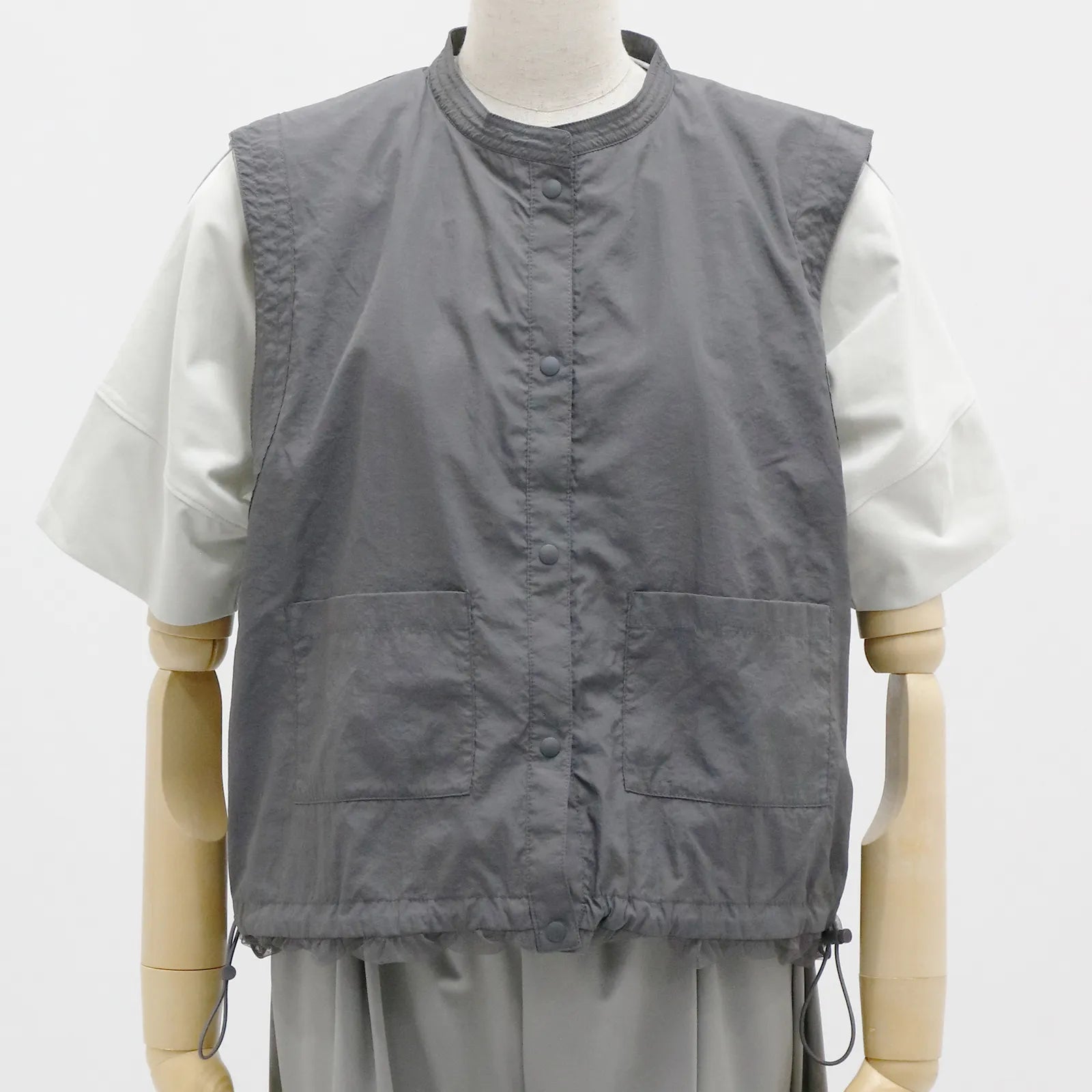 【リバーシブルで2つの表情を楽しめる】チュールリバーシブルベスト