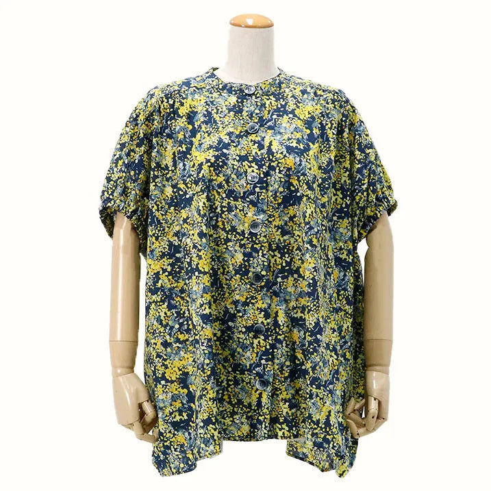 [Washable] Blurred floral print blouse