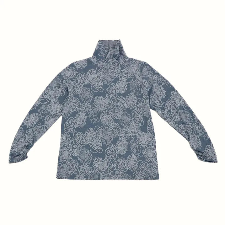 Line-drawn lace pattern pullover