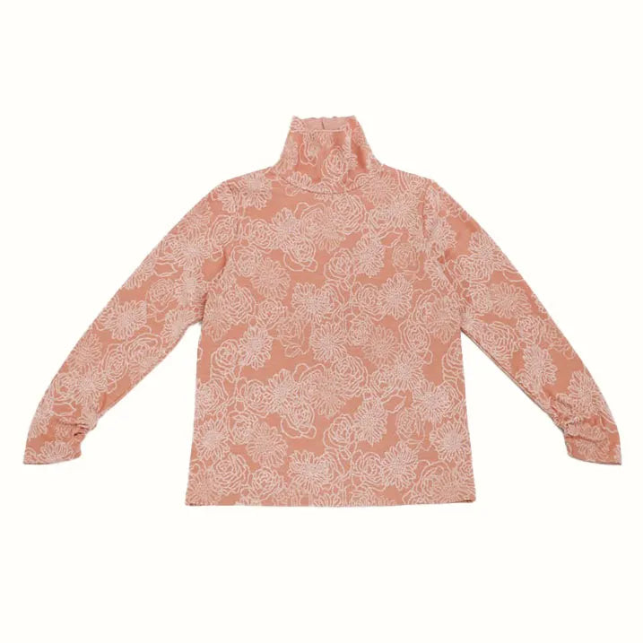 Line-drawn lace pattern pullover