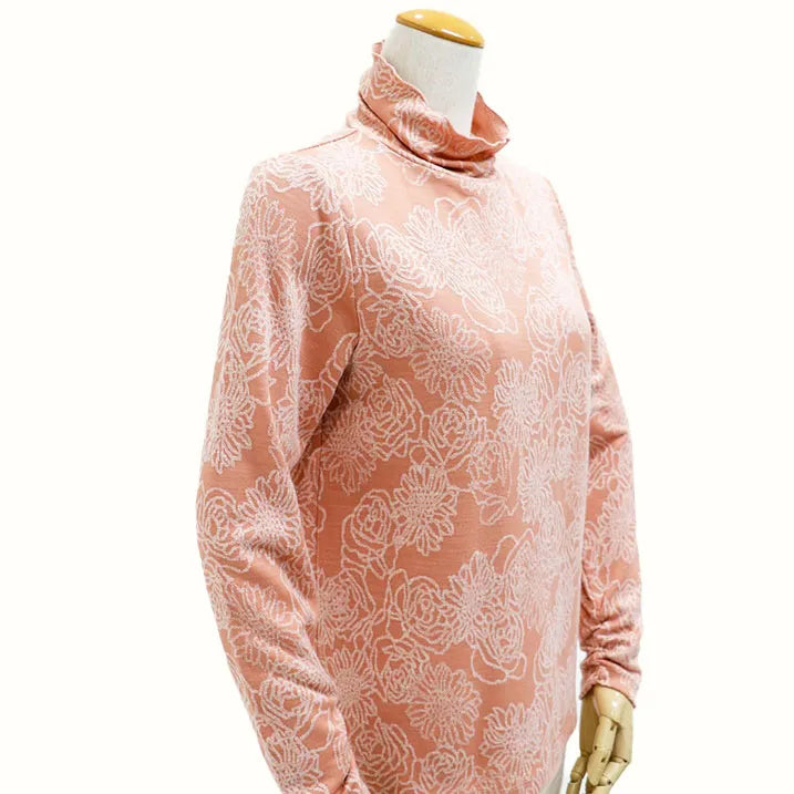 Line-drawn lace pattern pullover