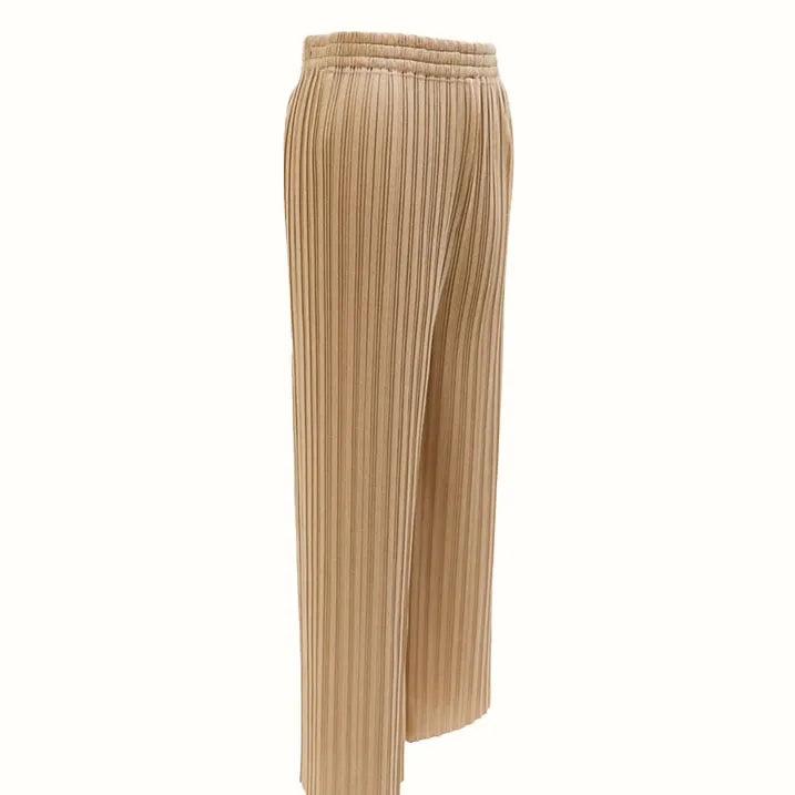 Lightly brushed pleated pants