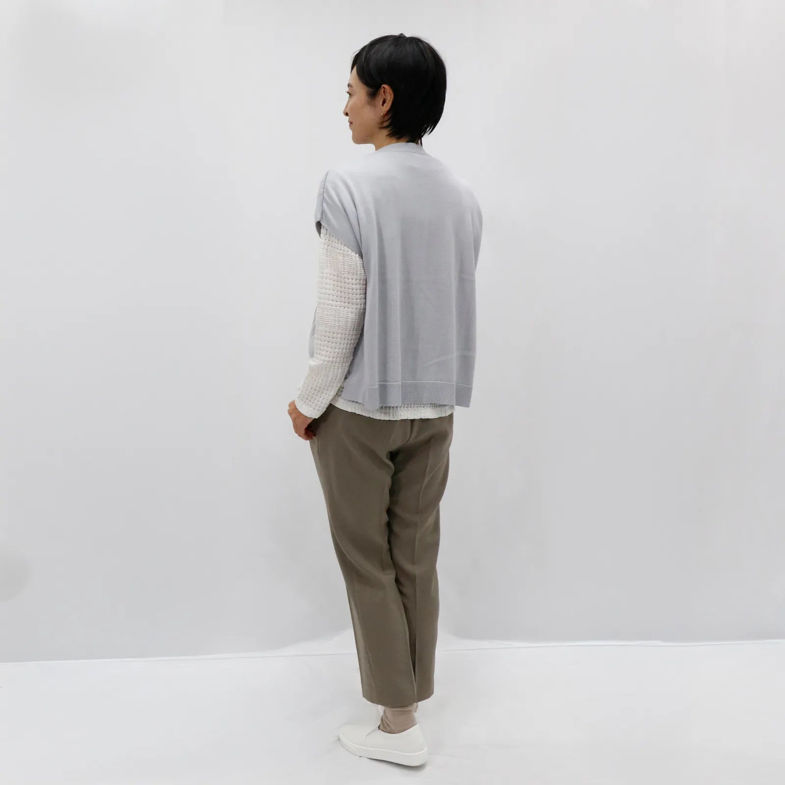 【抗菌防臭加工の立体的なベスト】プリーツニットベスト