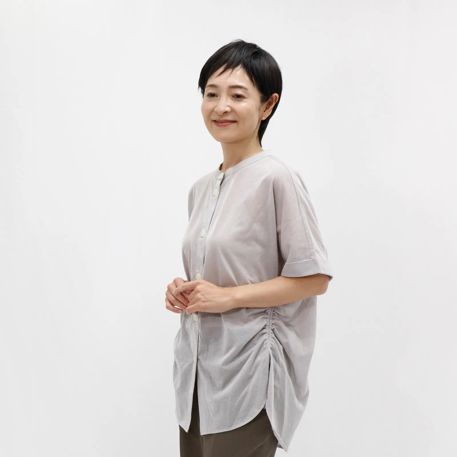 【日本製／洗練された軽やかさ】ドロストブラウス