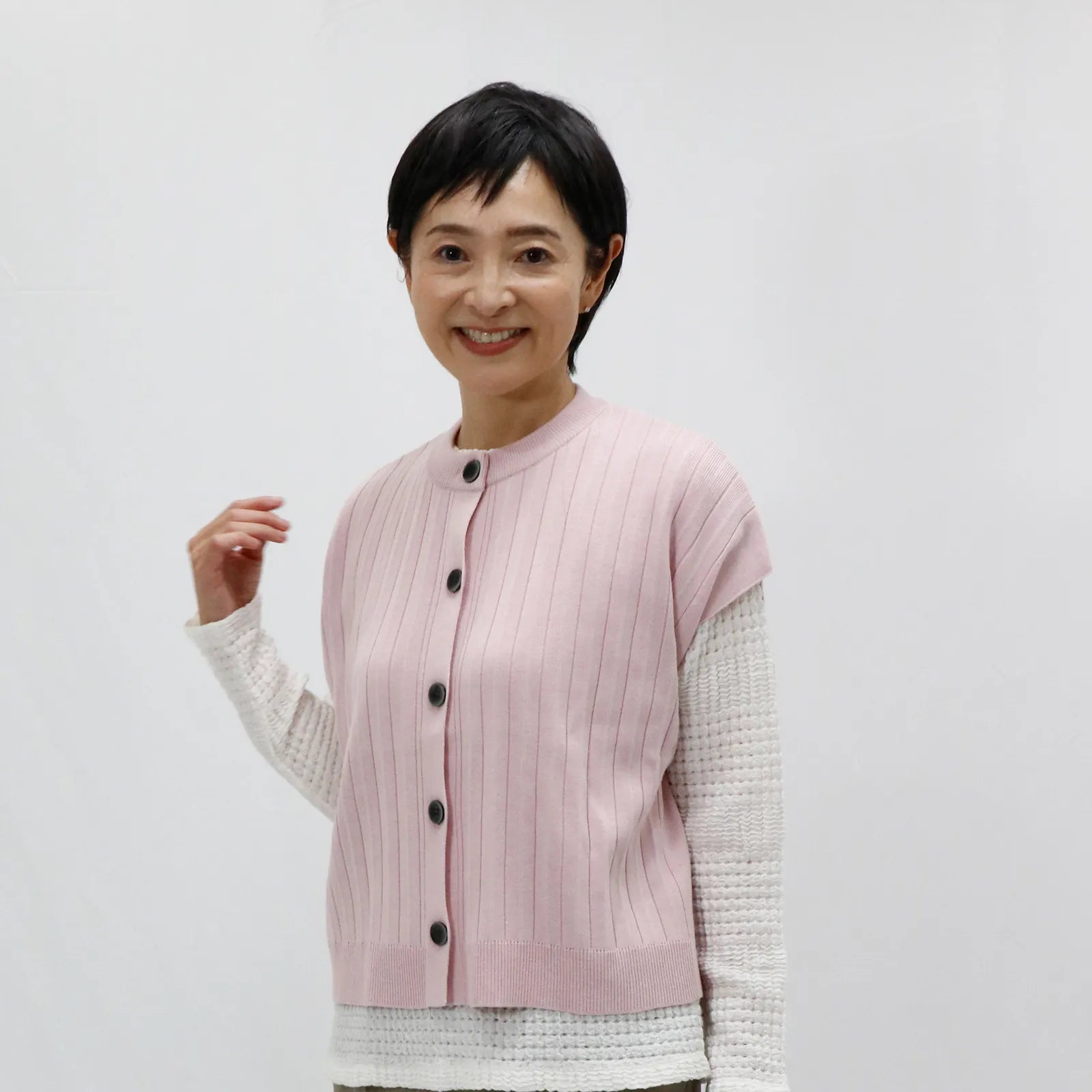 【抗菌防臭加工の立体的なベスト】プリーツニットベスト